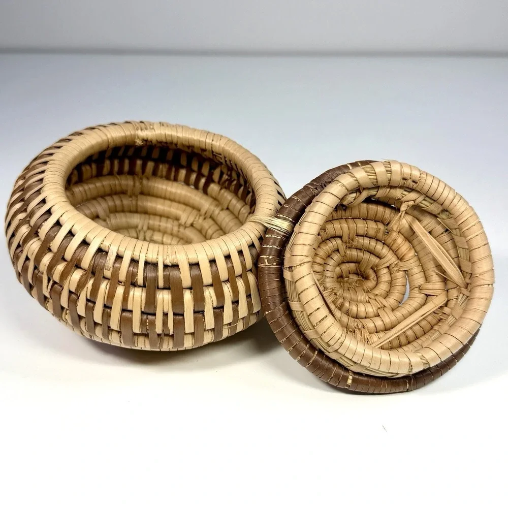 Vintage Handwoven Coiled Lidded Basket Natural Fiber Grass Loop Handle 5.5